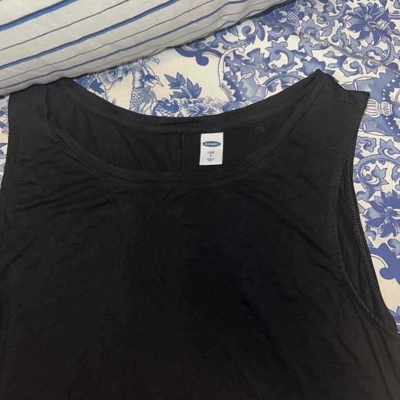 Women's bundle of 2 Old Navy Luxe Tanks, size Large - Picture 3 of 5